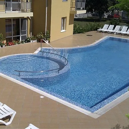 Black Sea Holiday Club * פומורי
