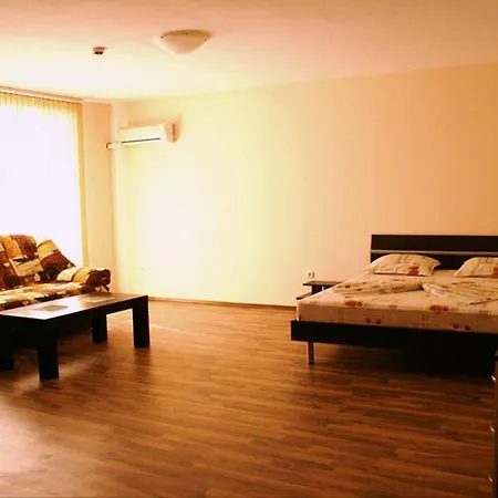 Black Sea Holiday Club פומורי